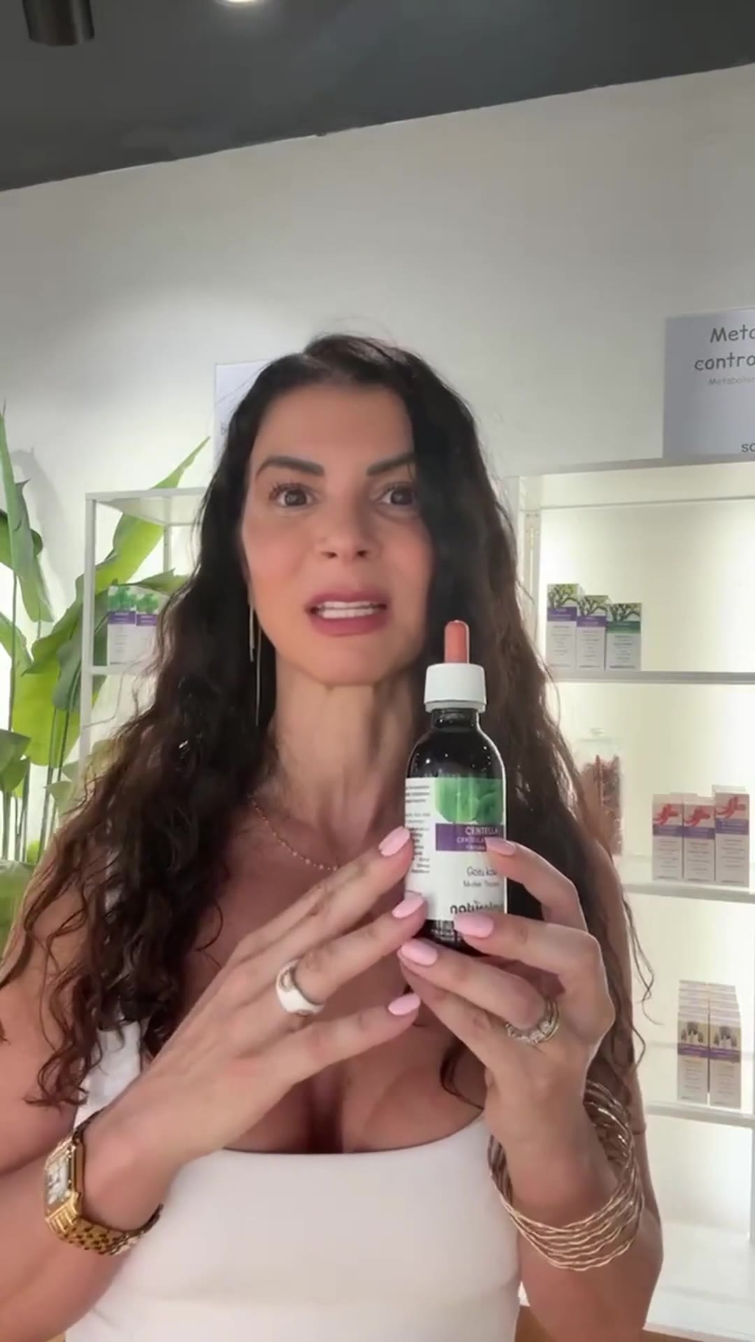 Cellulite zeigt sich zwar auf der Haut, entsteht aber viel tiefer